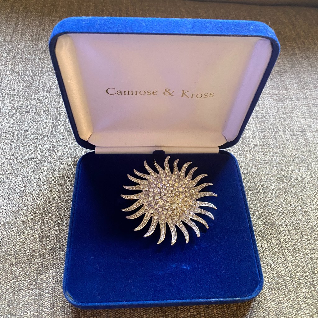 Share Camrose Kross Vintage Jackie Kennedy Sunburst Rhinestone Pin Box 69$